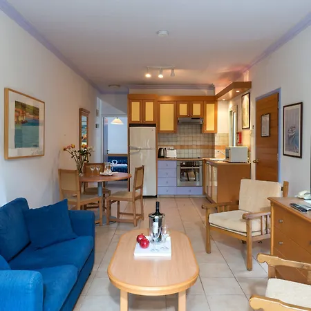 Gardens Apartment *